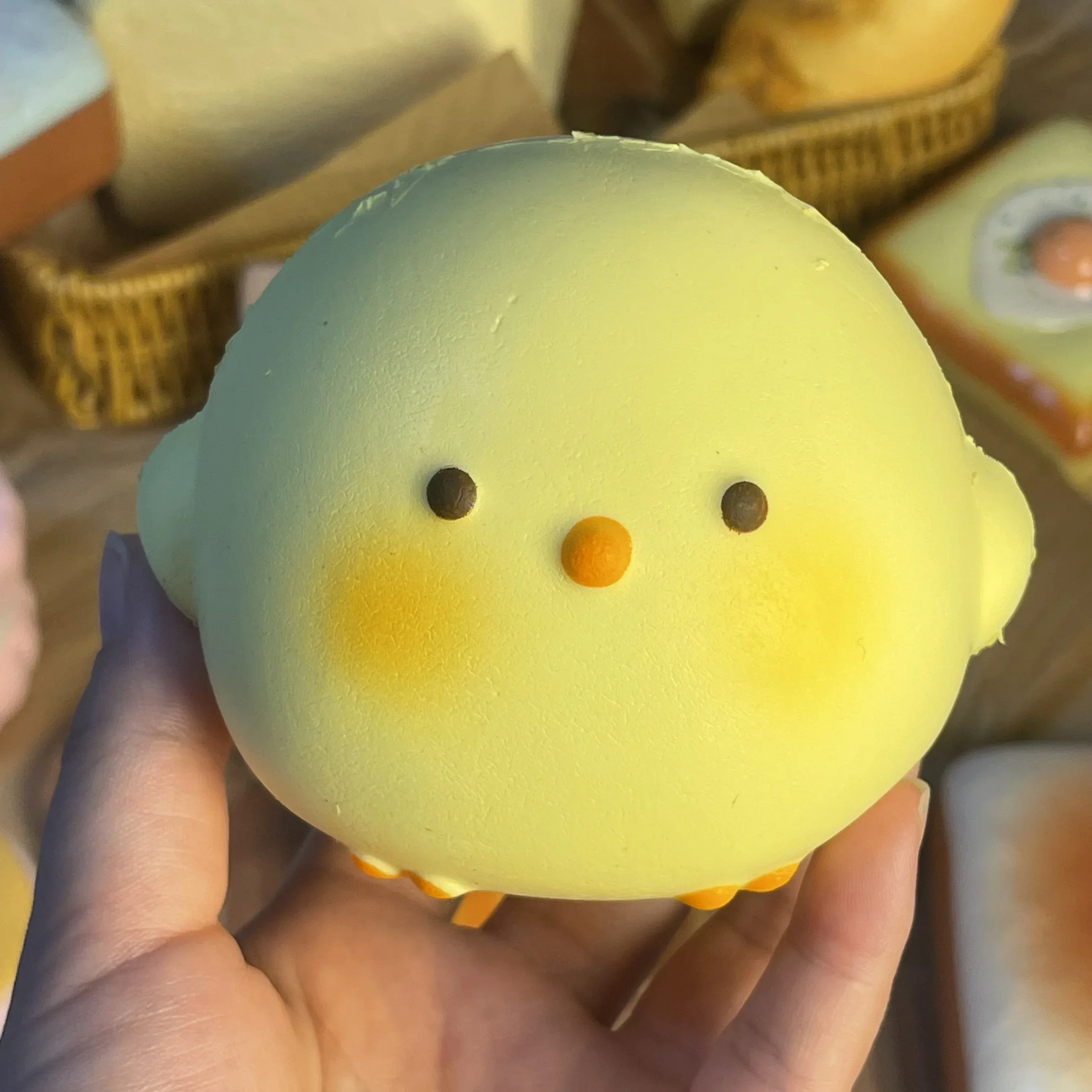 HOT! Cute Giant Chick Squishy  - огляд і ціна Kids Y Toys